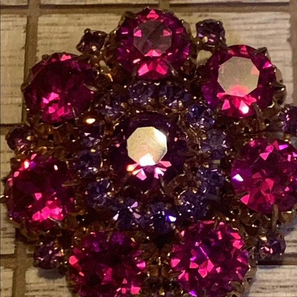 Vintage Brooch-Made in Austria - Picture 2 of 5